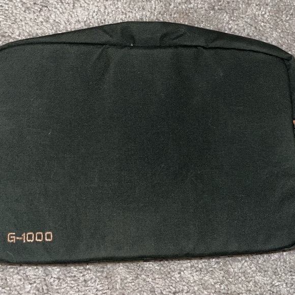 NWT- TRAVEL TOILETRY BAG - Picture 2 of 4